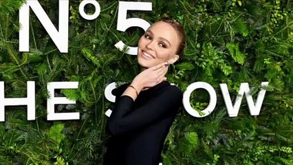 Lily-Rose Depp en couple avec un acteur de Riverdale ? Elle s'agace