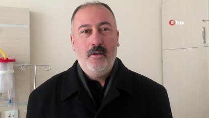 Kurtarma ekiplerini beklerken evde doğum yaptı