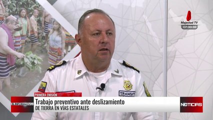Trabajo preventivo ante deslizamiento de tierra en vías estatales