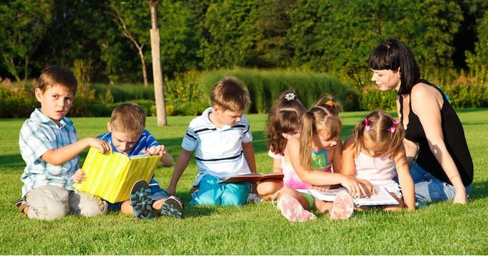 En Suisse, les parents ont le choix d'amener leurs enfants dans des crèches en forêt