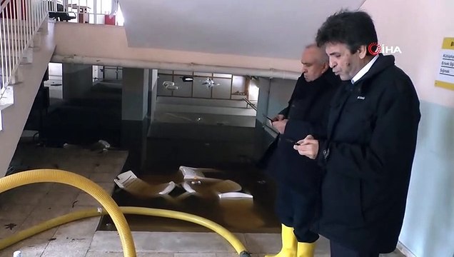 Tatil edilen okulu su bastı, tatil bir gün daha uzatıldı