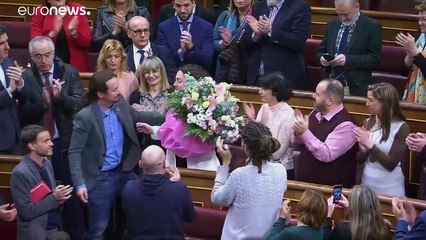 Ovación al gesto de Aina Vidal