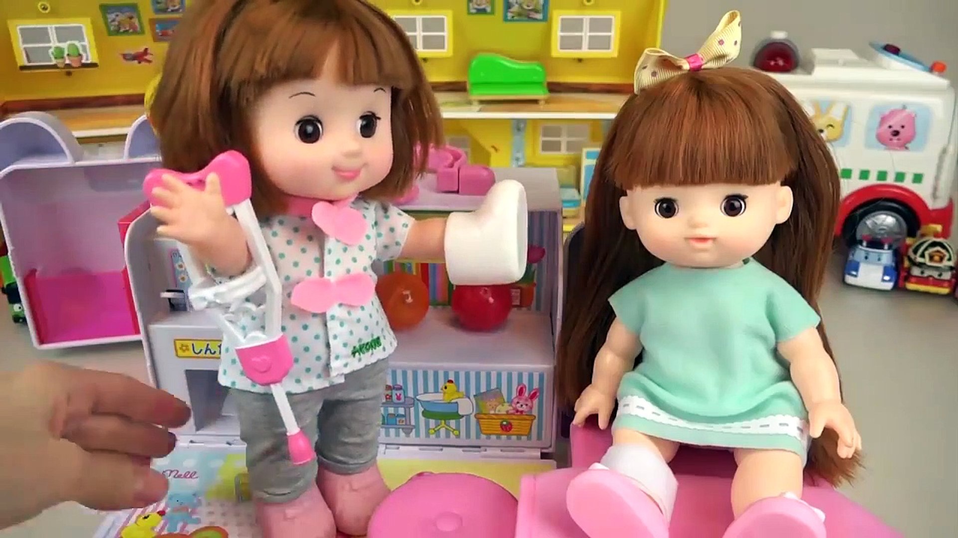 Baby doll Rabbit ambulance Hospital toys play with Pororo - video  Dailymotion