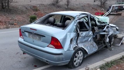 Denizli otomobil, park halindeki araca çarptı: 1 ölü, 3 yaralı