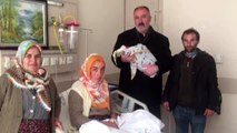 Belediye ekipleri, kar nedeniyle evinde doğum yapan kadını hastaneye yetiştirdi