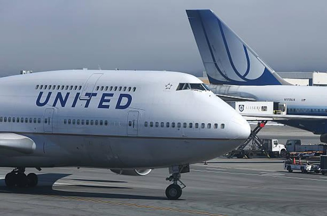 United Airlines Will Match Your American or Delta Flier Status With 90-Day Promotion