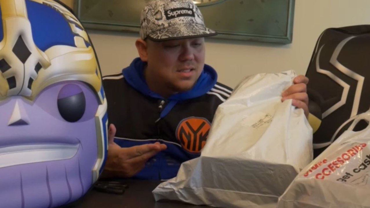 MARVEL FUNKO POP $50 BAG FOR 10 BUCKS AND HOT TOPIC SENT ME POPS IN BAGS