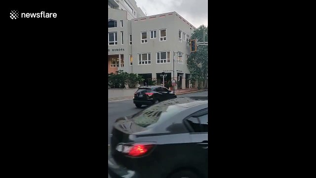 Helpful resident directs traffic after earthquake rocks Puerto Rico and causes power outage
