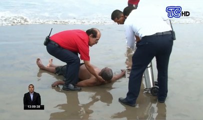 Bañistas extranjeros se salvaron de morir en Manabí