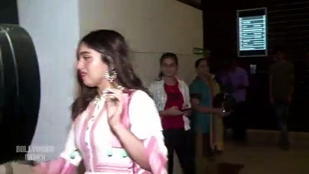 Bollywood Celebs Attend The Special Screening Of Sab Kushal Mangal | लहरें गपशप