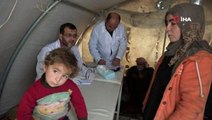 İdlib'den kaçarak kampa sığınan siviller çadır hastanesinde tedavi oluyor