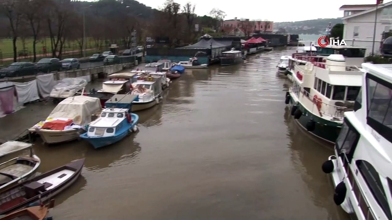 İstanbul’da günlerdir etkisini sürdüren yağmurun ardından Anadolu Hisarı sahiline çamur aktı. Çamur bulanan Anadolu Hisarı sahili ile Göksu Deresi böyle görüntülendi. ile ilgili görsel sonucu