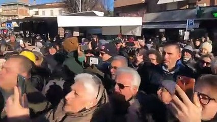 Salvini al mercato di Casalgrande (RE) (09.01.20)