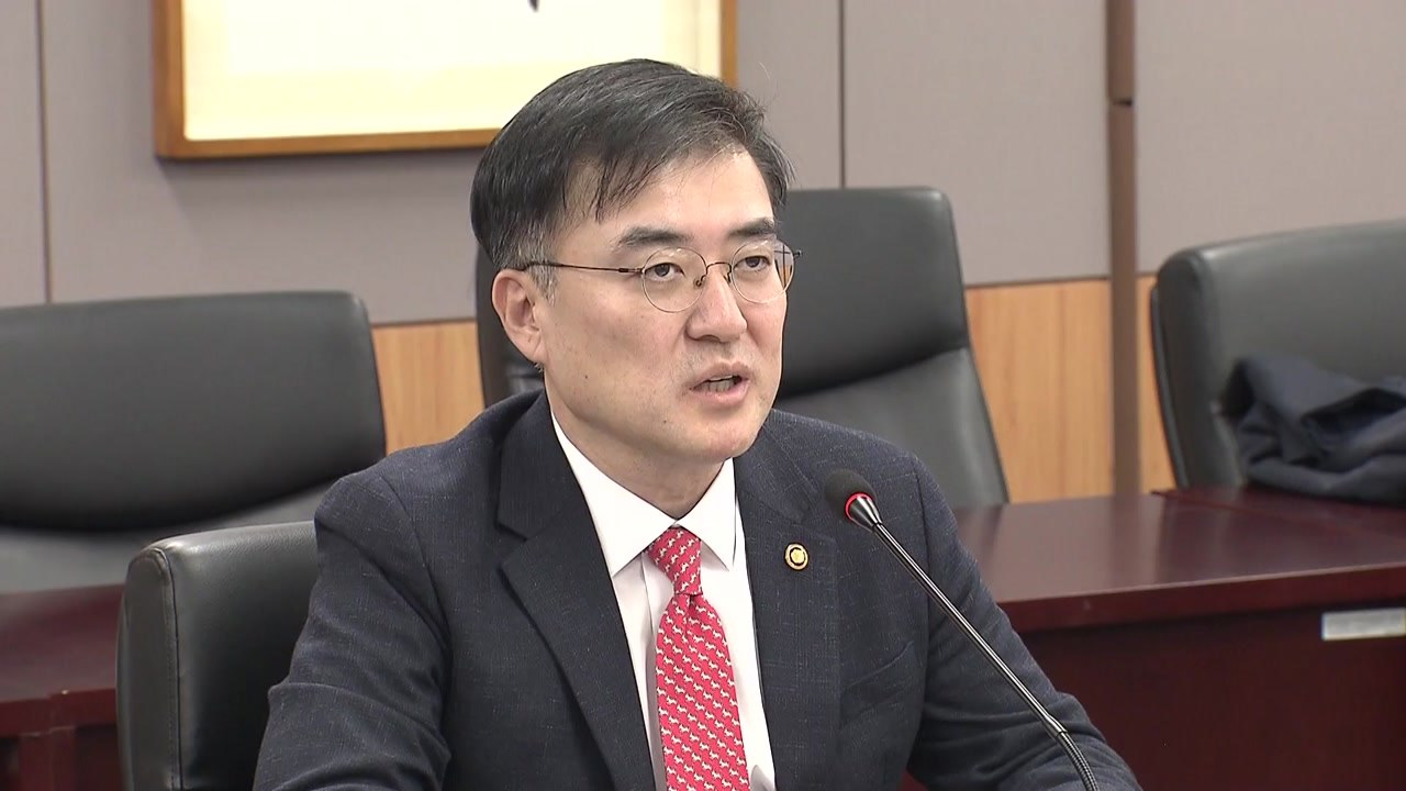 금융위 "금융기관 건전성 악화 우려 크지 않아" / YTN