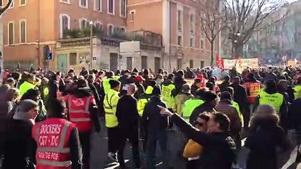 Grève Marseille : Des milliers de manifestants dans les rue, la mobilisation est massive et calme