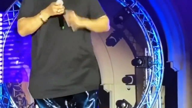 Yo Yo Honey Singh live performance at Dubai bollywood park at new year #yoyohoneysingh #hiphop #yoyo #newchannel #musicworld #yoyohoneysingh #theyoyohoneysingh #theyoyoremake #hiphop #rappers #rafftar #nehakakkar #badshah #gururandhawa #emiwaybantai $$$$$