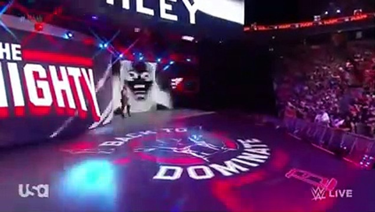 Braun Strowman vs Bobby Lashley Arm Wrestling  chalenge/Entertainment World