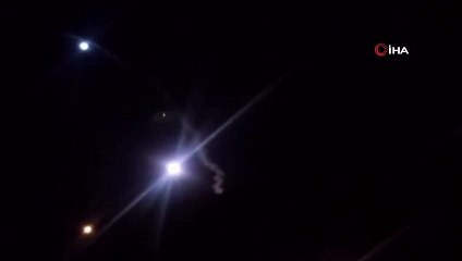 İran'ın ABD üslerini vurma anı kamerada