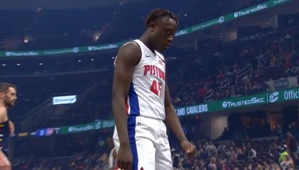 NBA - Detroit Pistons : Le poster monstrueux de Doumbouya !