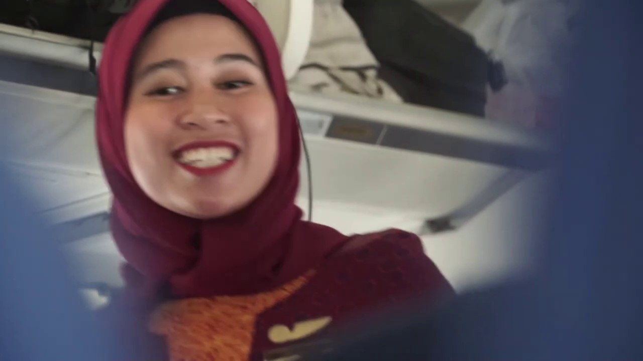 PRAMUGARI CANTIK SRIWIJAYA AIR SJ-33 Boeing 737-500