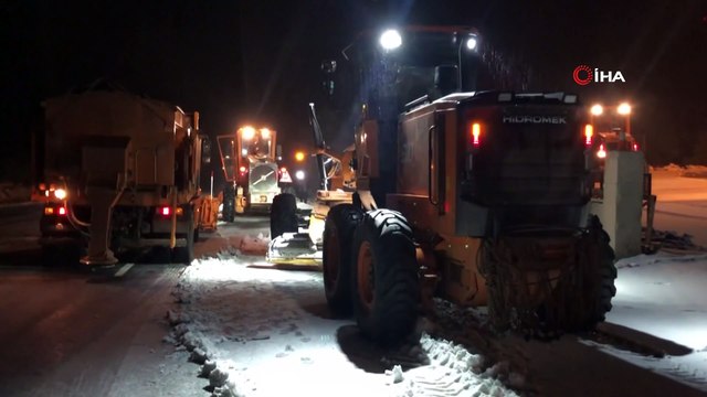 Erzincan'da ulaşıma 'Kar' ve 'Tipi' engeli...10 köy yolu kapandı