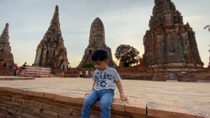 Zac attacks Bangkok
