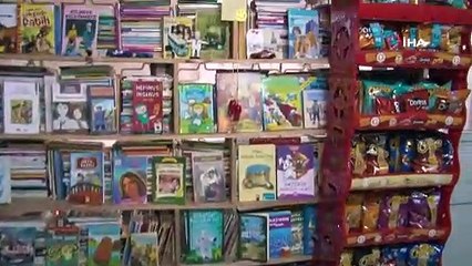 'Robin Hood' Üsküdar'da ortaya çıktı; bu kez para değil, 15 bin adet kitap hediye etti