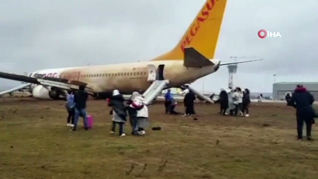 Sabiha Gökçen Havalimanında uçak pistten çıktı