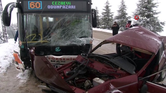 Eskişehir-Seyitgazi Karayolunda Trafik Kazası; 2 Kişi Hayatını Kaybetti