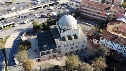 Depremde minaresi yıkıldı, fırtınada kubbe kaplaması söküldü