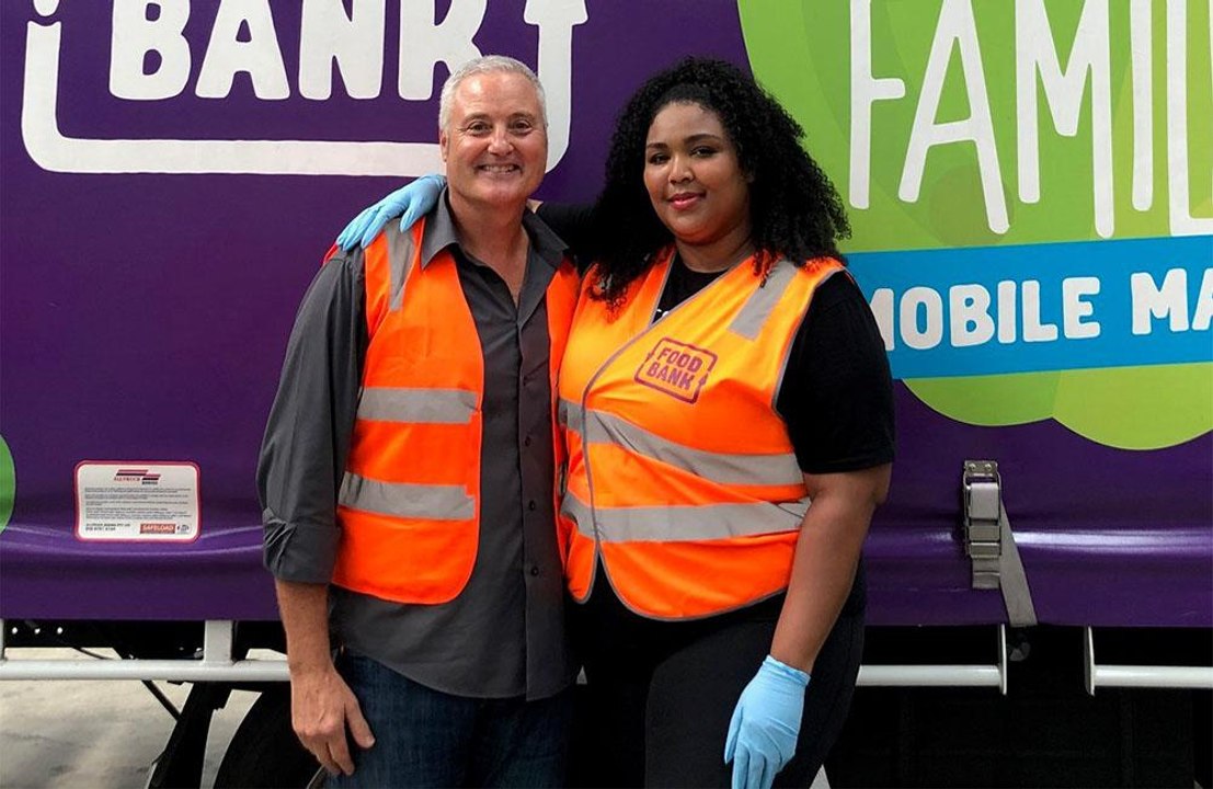 Lizzo volunteers at Australian foodbank