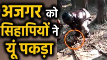 Sultanpur में जान पर खेलकर Soldier ने  Azgar को पकड़ा, KNI चौकी इलाके का मामला | वनइंडिया हिंदी