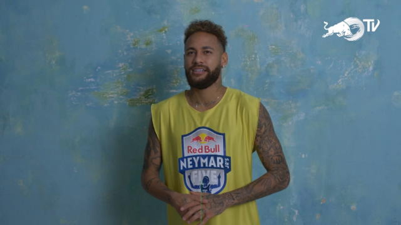 FOOTBALL - Ligue 1 - Neymar : "On peut gagner la Ligue des Champions avec le PSG"