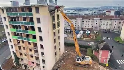 Démolition de trois tours à Sochaux