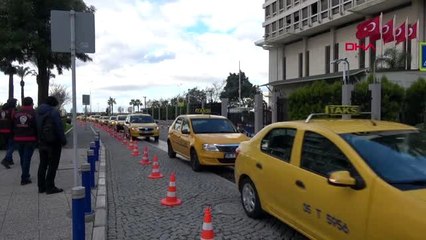 İzmirli taksicilerden araçlara takılacak tabletler için 'firma' tepkisi