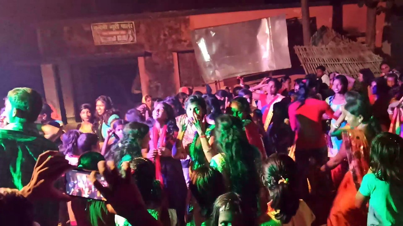 Deshi Girals Dance
