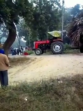 Un tracteur un peu trop chargé ne va pas résister...