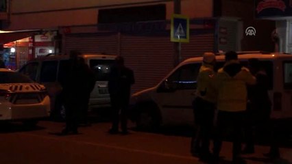 Çubuk'ta özel halk otobüsünün çarptığı 2 kişi yaralandı