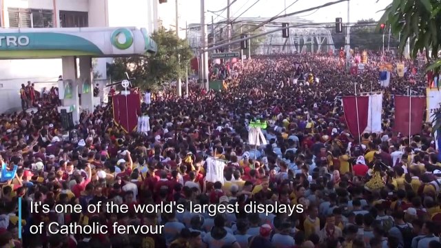 Philippine Catholics swarm Christ icon hoping for miracle