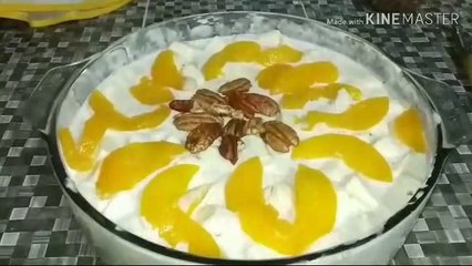 Ensalada de manzana navideña con polvo de nuez