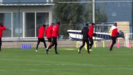 Göztepe'nin kalecisi Beto: "Ligi daha iyi bir yerde bitirmeye çalışacağız"