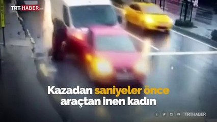 Servisin çarptığı otomobilden saniyelerle kurtuldu