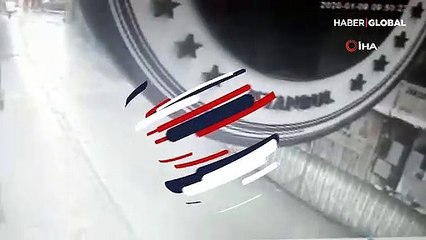 Beyoğlu Asmalımescit'te bina çöktü!