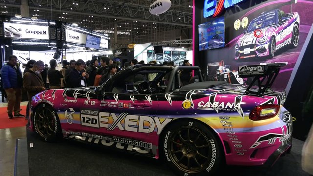 - Tokyo'daki modifiye araç fuarında yüzlerce araç görücüye çıktı