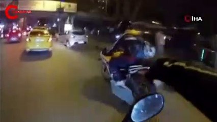 İstanbul’da öfkeli motosiklet sürücülerinin kavgaları kamerada