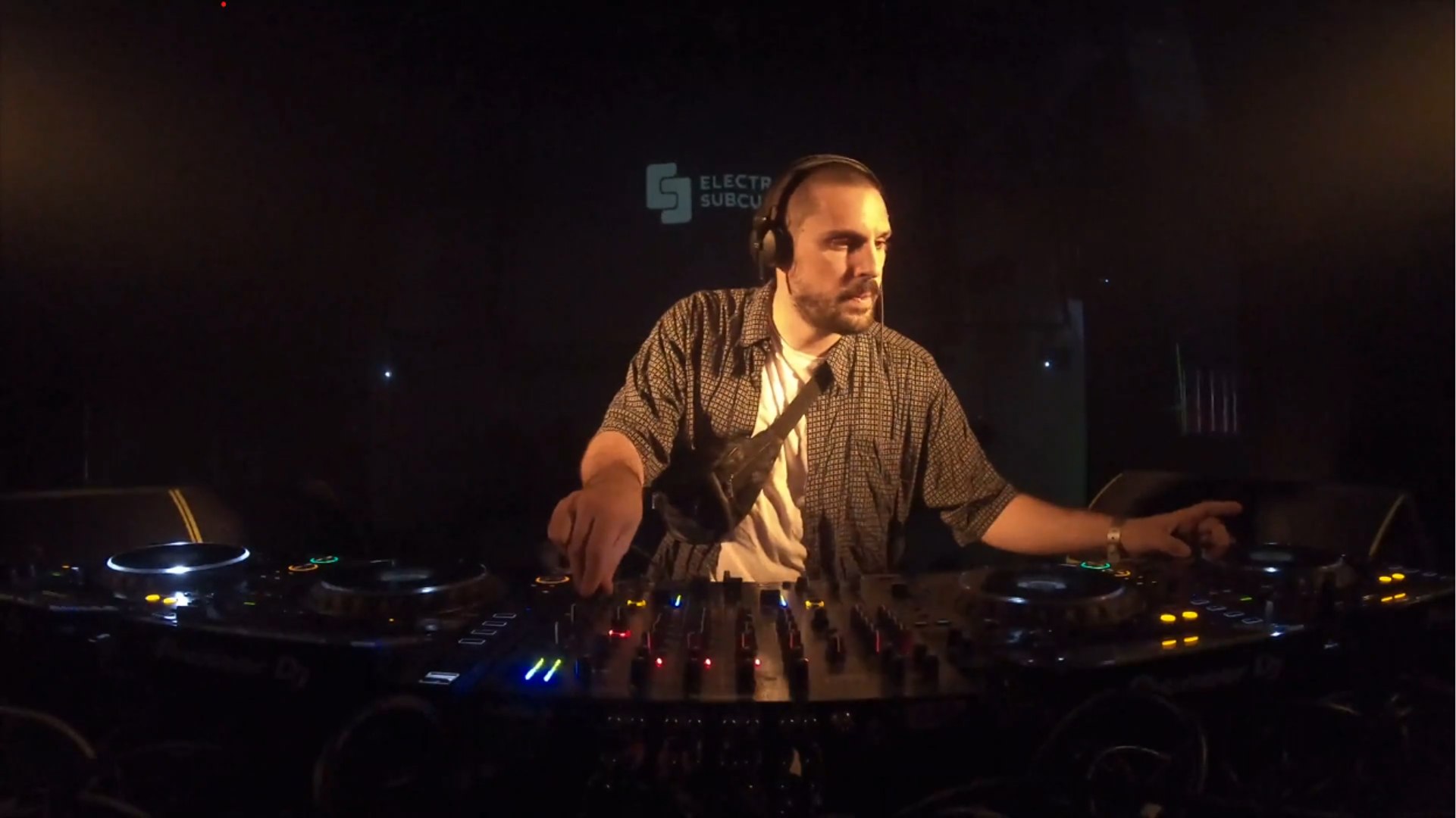 ⁣ABSL Live for Electronic Subculture @ Cabaret Aleatoire in Marseille, France.