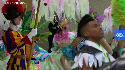 Vatikan'da Papa'nın huzurunda sirk gösterisi