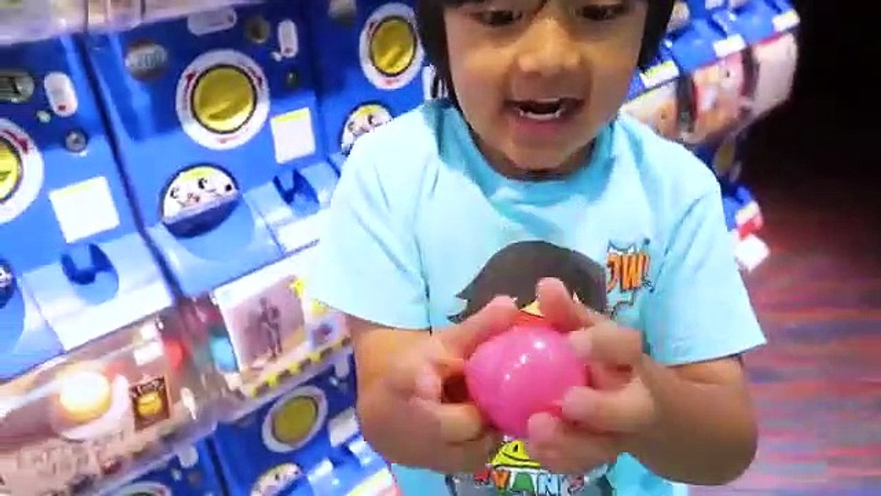 Noodle Challenge with Japanese Bamboo Noodle Slide and Trip to Japan for Family Fun Vacation