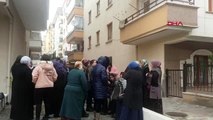 Ankara 3'üncü kattan atlayan yaşlı kadın öldü