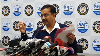 Kejriwal compares schools run by MCD and Delhi government, laudes his gov.